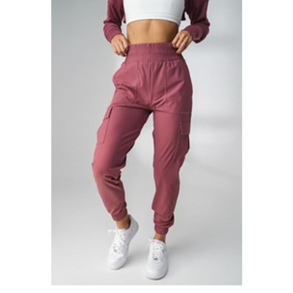 Balance Athletica / Vitality Swift Cargo Jogger in Mauve